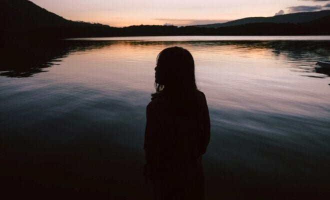 मैं तुम्हारे मौन का भी