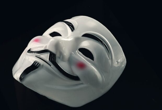 झूठे मुखौटे 34 मुखौटे